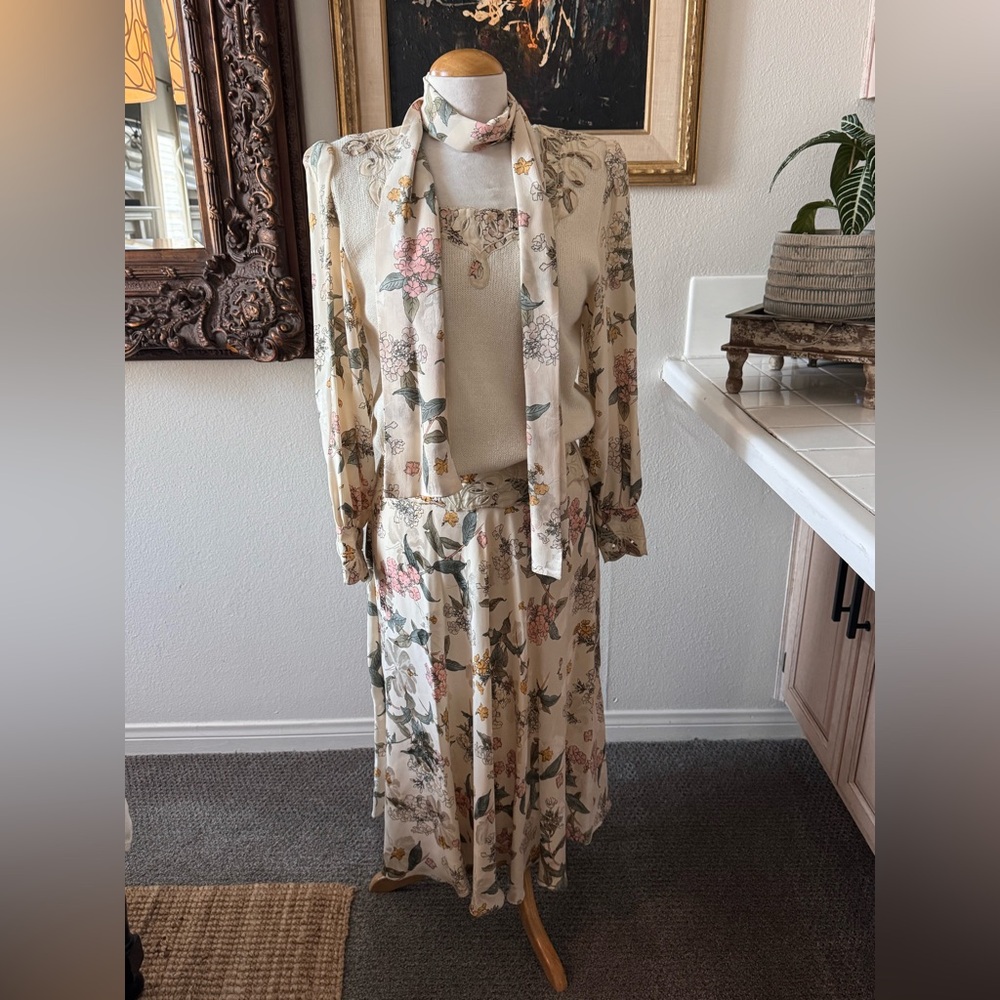 UMI Floral Two-Piece Skirt Set with Scarf